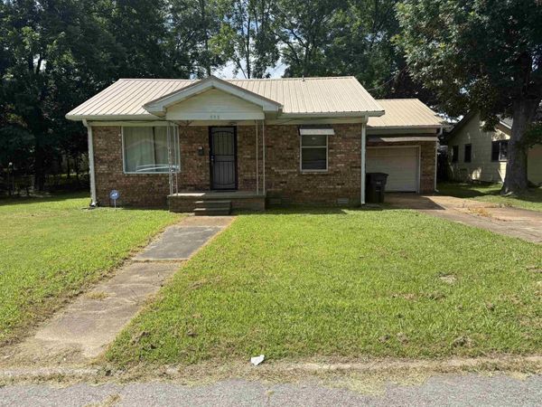 505 W Park Avenue , Searcy, AR 72143