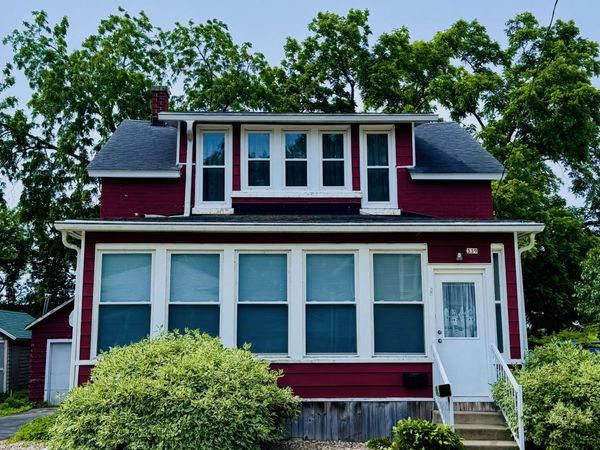 339 W South St, Oconomowoc, WI 53066