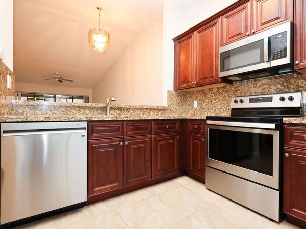 10127 E Boca Bend E, Unit B2, Boca Raton, FL 33428