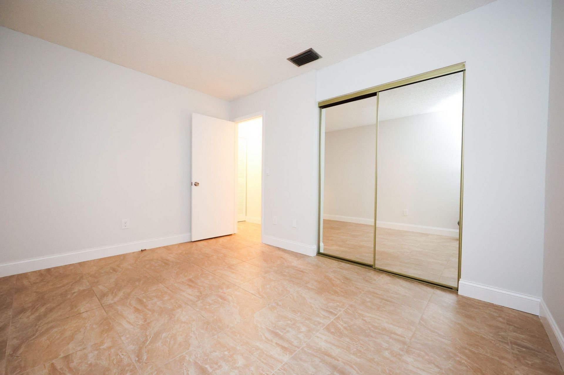 10127 E Boca Bend E, Unit B2, Boca Raton, FL 33428 Photo