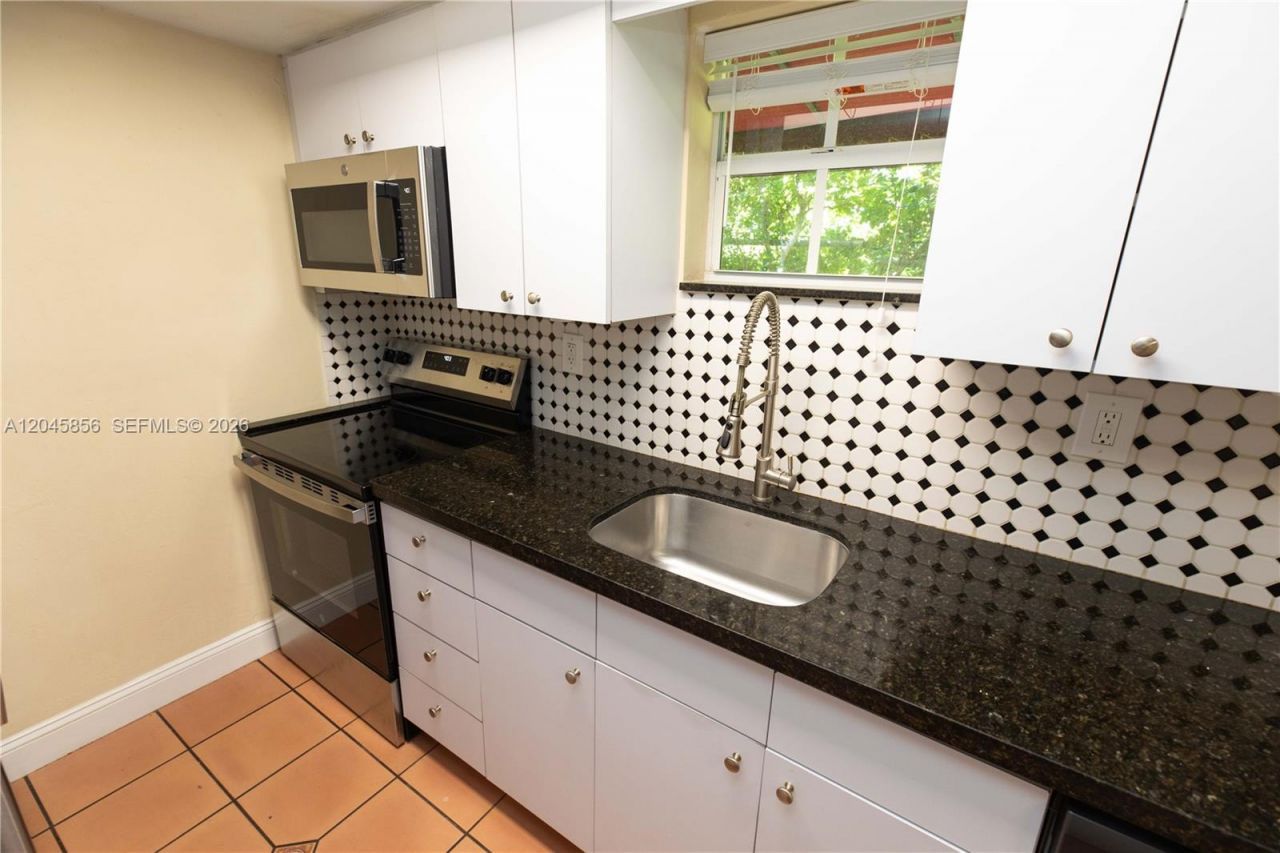2945 Day Ave , Unit 2953, Miami, FL 33133 Photo