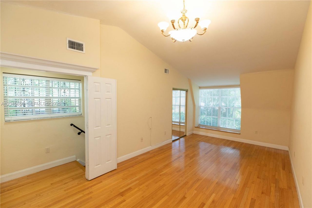2945 Day Ave , Unit 2953, Miami, FL 33133 Photo