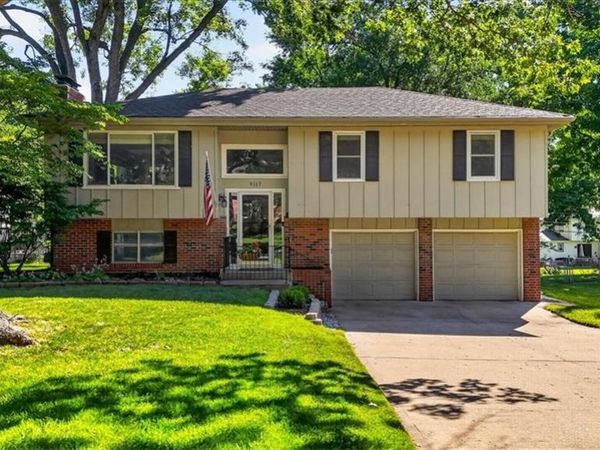 9117 Hayes Drive, Overland Park, KS 66212