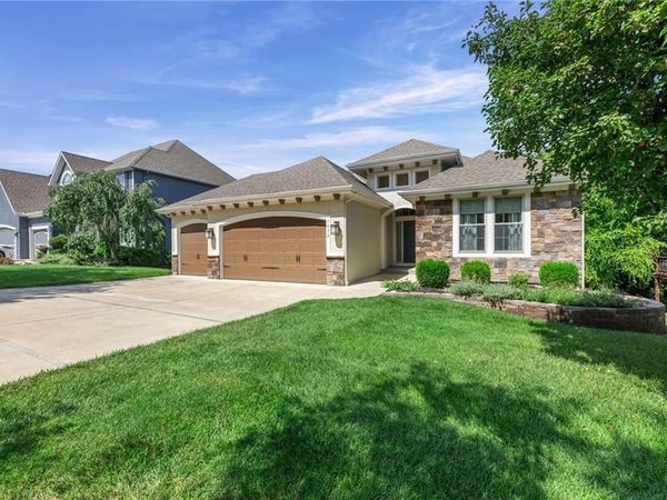 7832 ALDEN Road, Lenexa, KS 66216