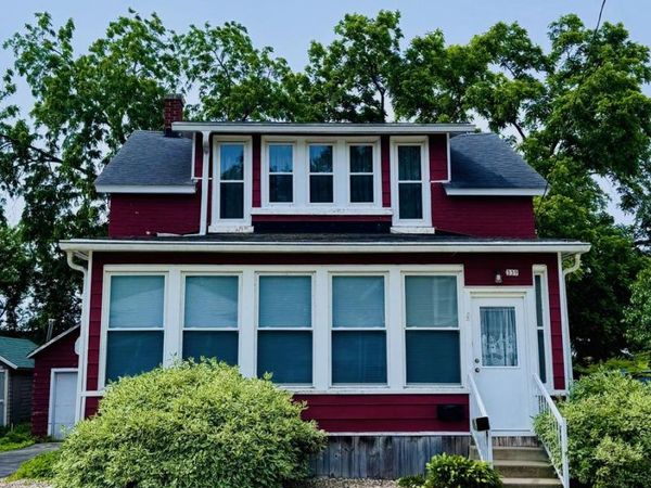 339 W South STREET, Oconomowoc, WI 53066