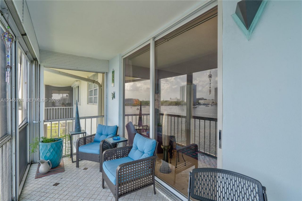 3000 Marcos Dr, Unit P612, Aventura, FL 33160 Photo
