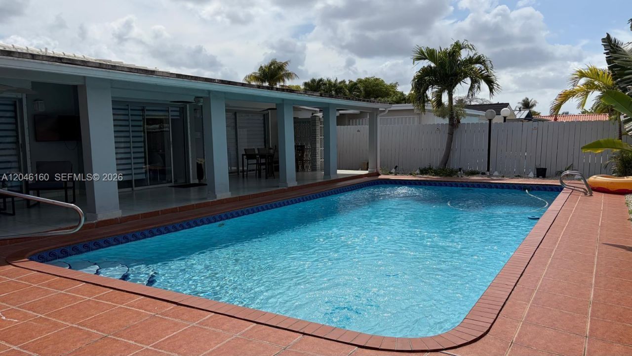 10321 SW 17th St , Miami, FL 33165 Photo