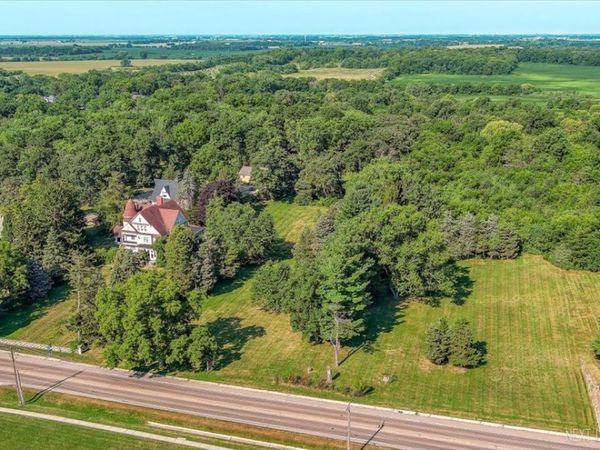 526 N Main Street , Elburn, IL 60119