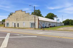 215 E Main St. photo 4