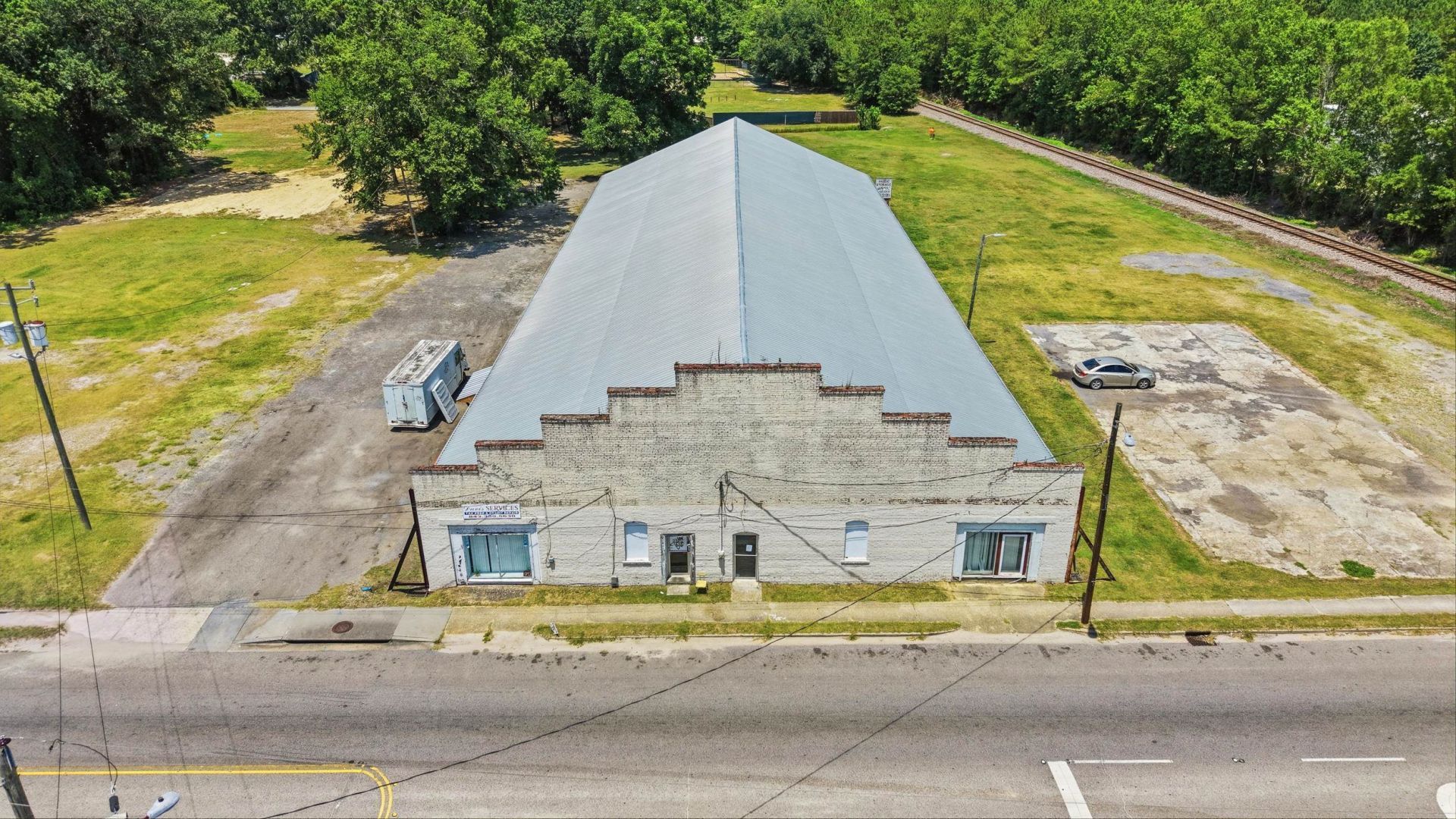 215 E Main St. Photo 7