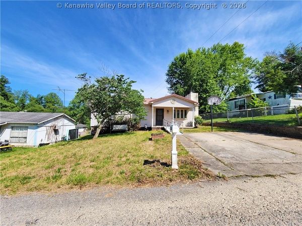 55 Willarose Drive, Hurricane, WV 25526
