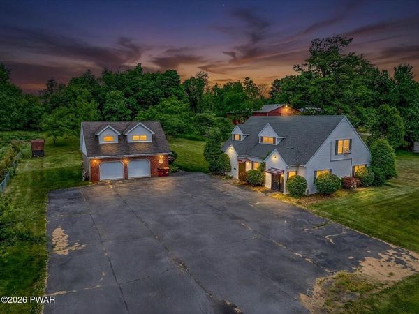 543 Hamlin Highway, Hamlin, PA 18436