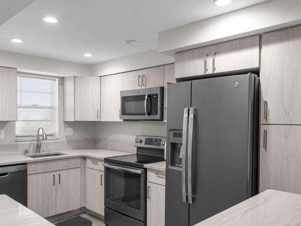 3150 W Rolling Hills Circle, Unit 704, Davie, FL 33328