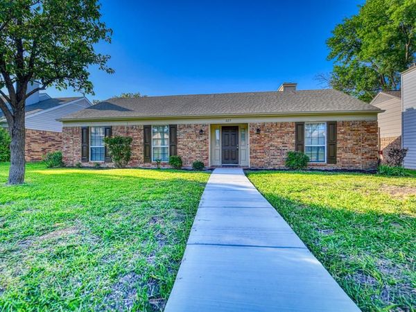 327 Southerland Avenue, Mesquite, TX 75150