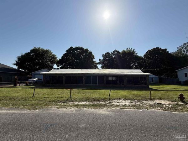 494 Aleta Ave, Mary Esther, FL 32569
