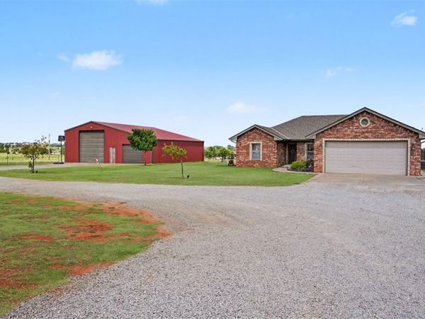 10786 N 1990 Road, Elk City, OK 73644