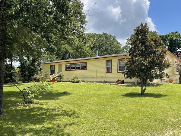1666 US Highway 84, Oakwood, TX 75855
