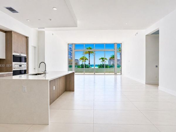 153 N Seabreeze Blvd, Unit 401, Fort Lauderdale, FL 33304