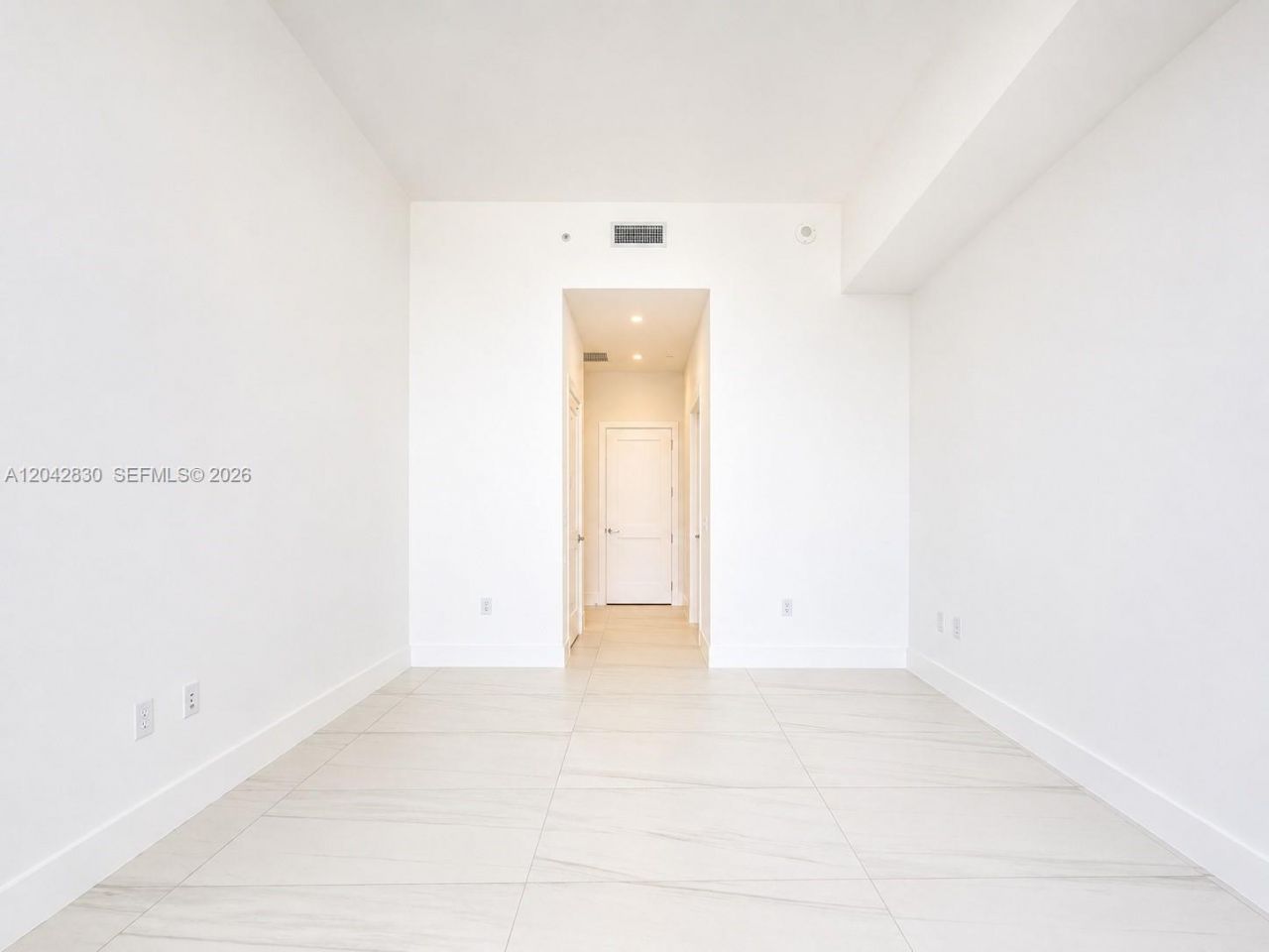 153 N Seabreeze Blvd, Unit 401, Fort Lauderdale, FL 33304 Photo