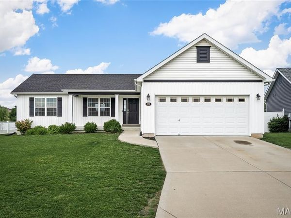 829 Warrior Ridge Drive, Warrenton, MO 63383