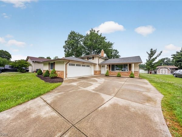 13986 Cherokee Trail , Middleburg Heights, OH 44130