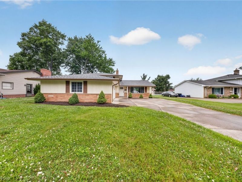13986 Cherokee Trail, Middleburg Heights, OH 44130 Photo 2