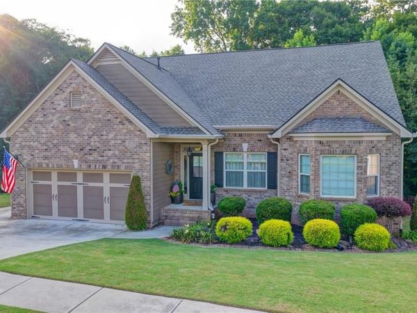 2556 Olney Falls Drive, Braselton, GA 30517