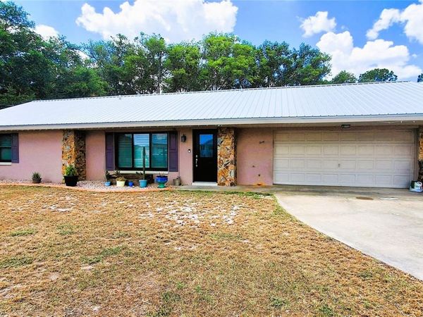 40 SE CHINICA DRIVE , SUMMERFIELD, FL 34491