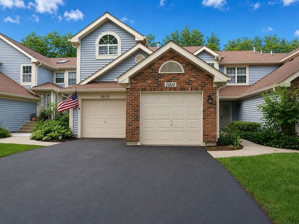 1011 Rockport Drive , Carol Stream, IL 60188