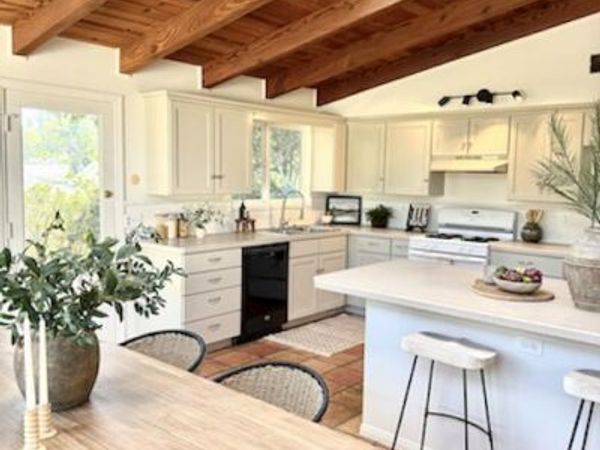 700 Concha Loma Drive, Carpinteria, CA 93013