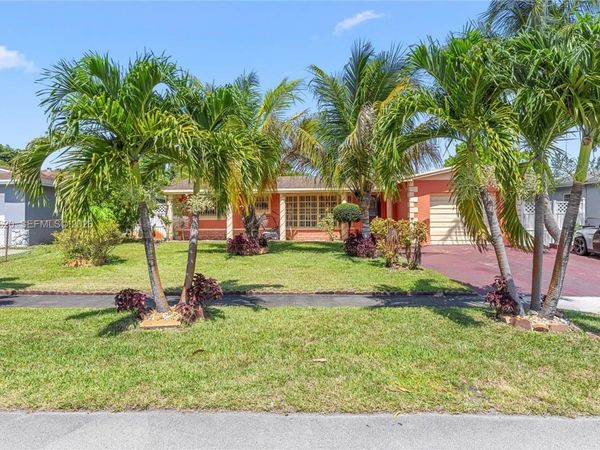1157 NW 45th Ter , Lauderhill, FL 33313