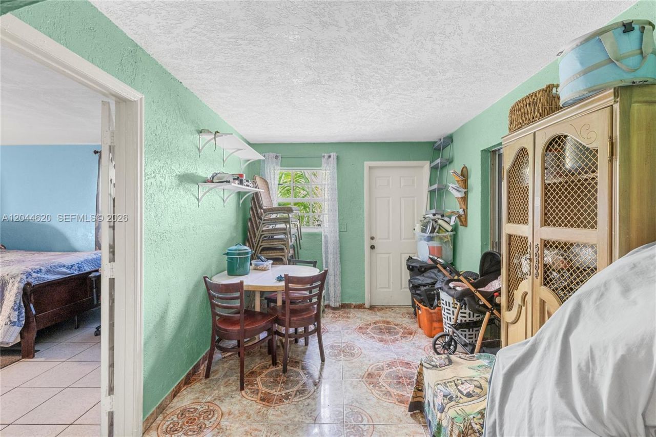 1157 NW 45th Ter, Lauderhill, FL 33313 Photo