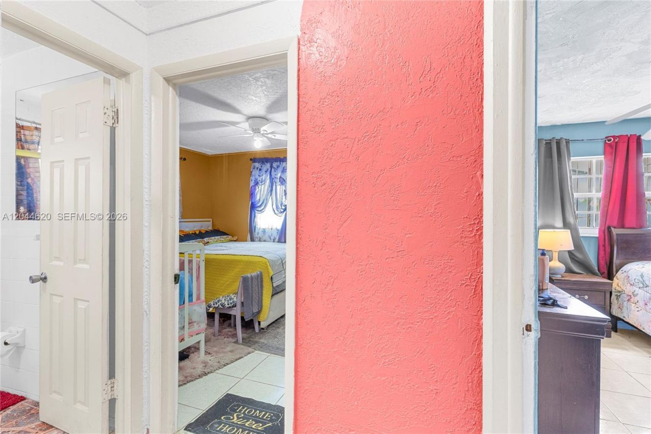 1157 NW 45th Ter, Lauderhill, FL 33313 Photo