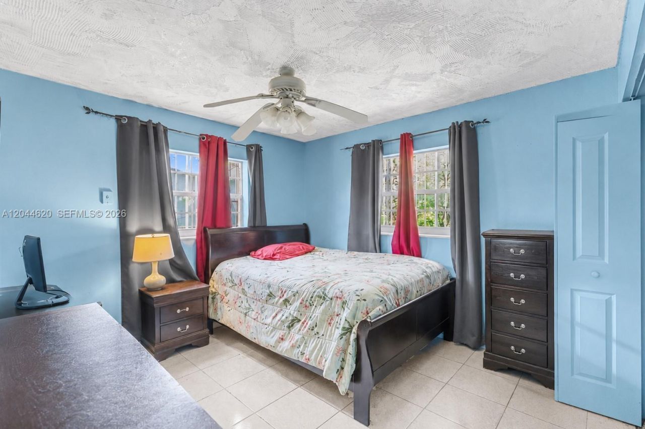 1157 NW 45th Ter, Lauderhill, FL 33313 Photo