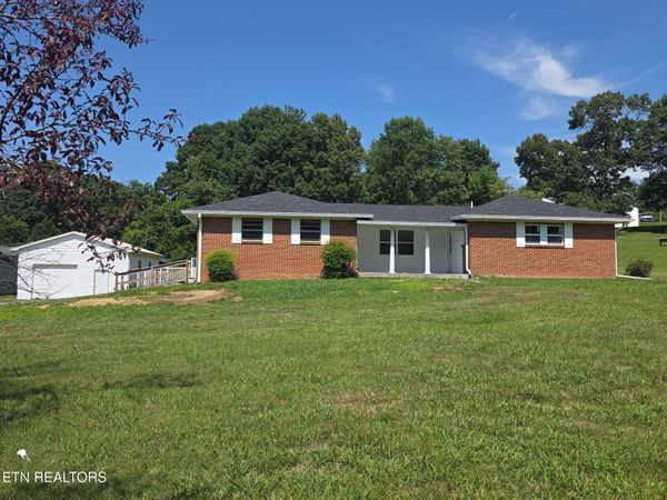 824 Poplar Springs Rd, Loudon, TN 37774