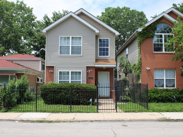 5352 S Shields Avenue , Chicago, IL 60609