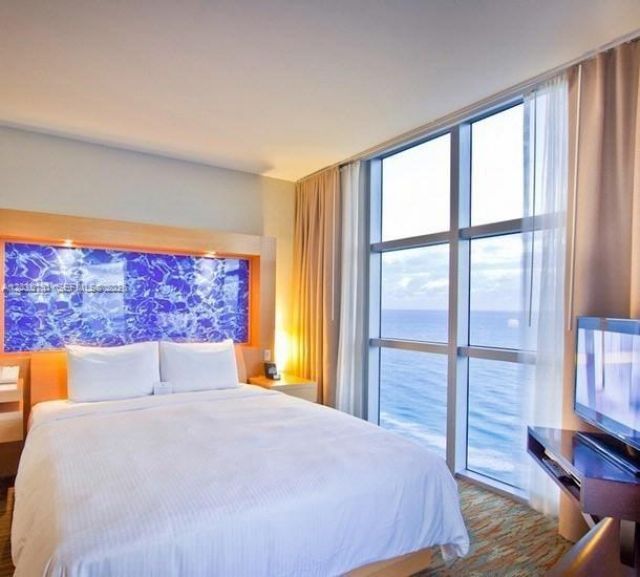 18683 Collins Ave , Unit 607, Sunny Isles Beach, FL 33160 Photo