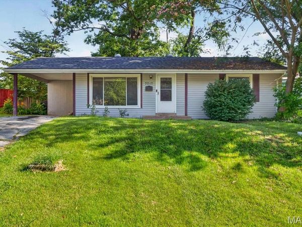 7017 Foxcroft Drive , St Louis, MO 63123
