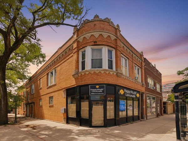 3901 W Fullerton Avenue, Chicago, IL 60647