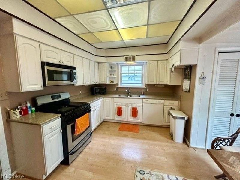 9902 Adams Avenue, Cleveland, OH 44108 Photo 10