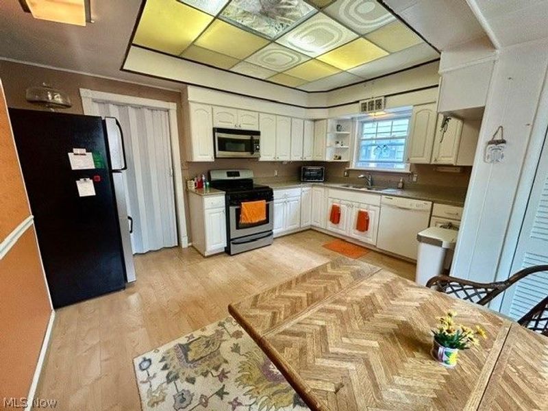 9902 Adams Avenue, Cleveland, OH 44108 Photo 11