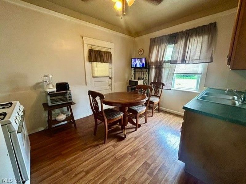 9902 Adams Avenue, Cleveland, OH 44108 Photo 31