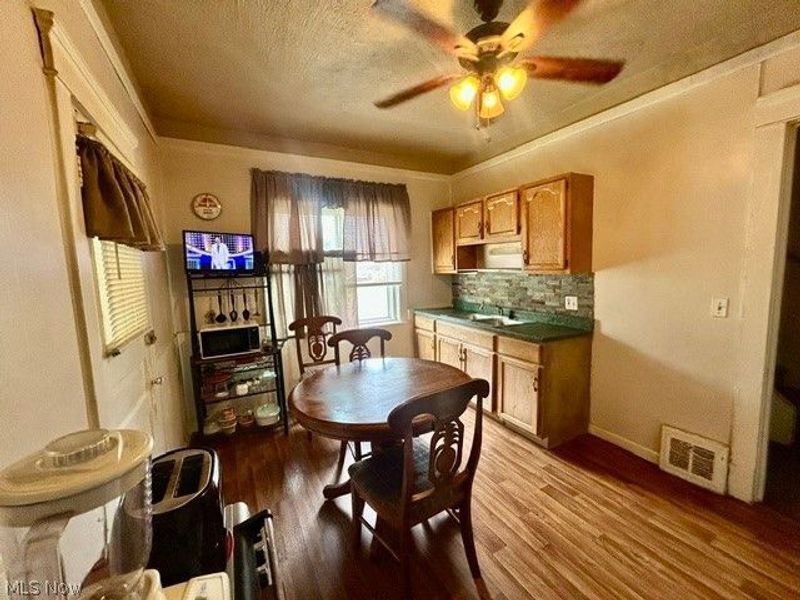 9902 Adams Avenue, Cleveland, OH 44108 Photo 32