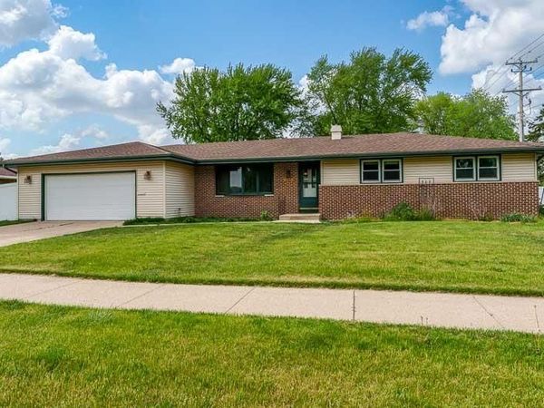 1913 Black Bridge Road, Janesville, WI 53545