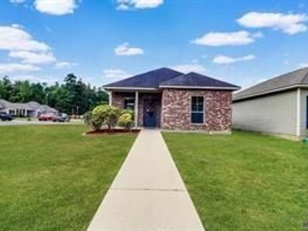 10832 MOSS POINTE Drive , Denham Springs, LA 70726
