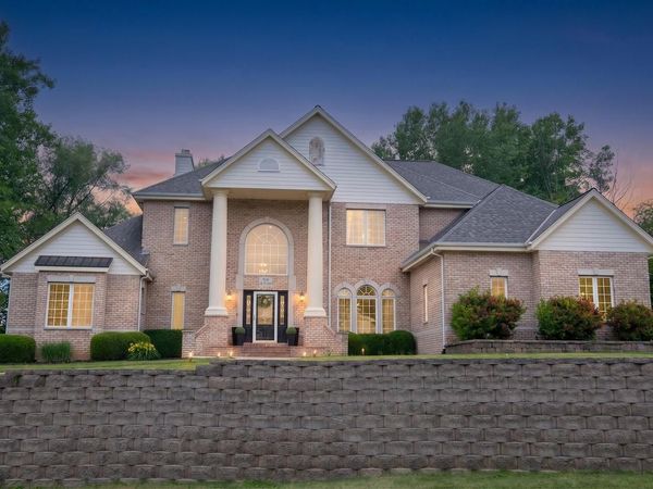 N51W19090 Crest View TERRACE, Menomonee Falls, WI 53051