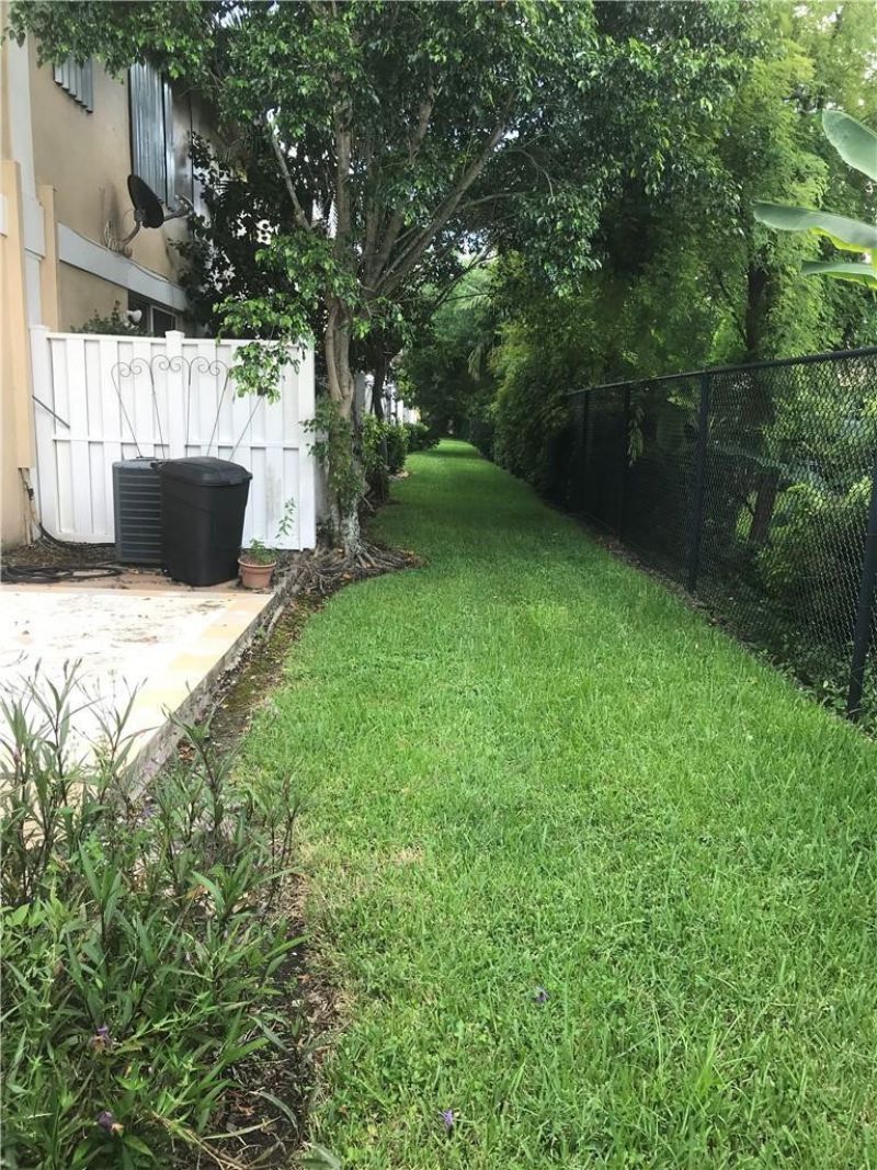 5449 NW 90th Avenue, Sunrise, FL 33351 Photo