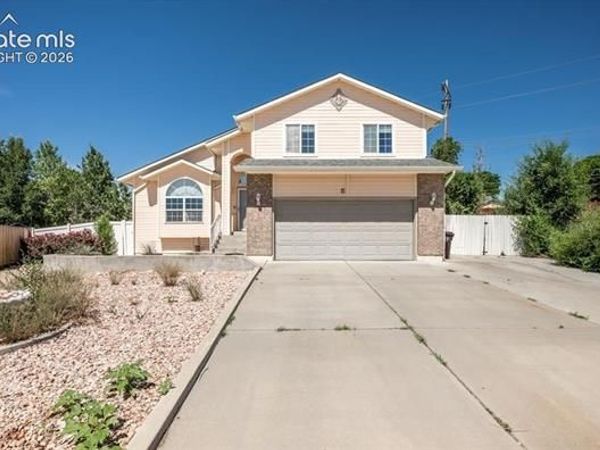 15 White Dove Court, Pueblo, CO 81001