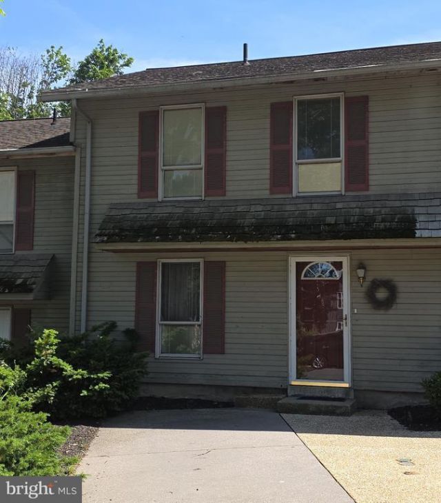 543 CLOVERBROOK DRIVE , EPHRATA, PA 17522