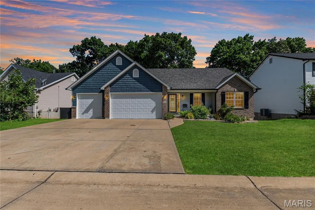 1823 Iron Mountain Dr Drive, Festus, MO 63028 Main Photo
